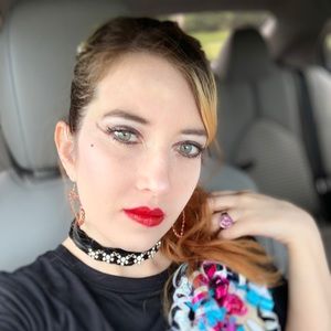 Meet your Posher, Teri